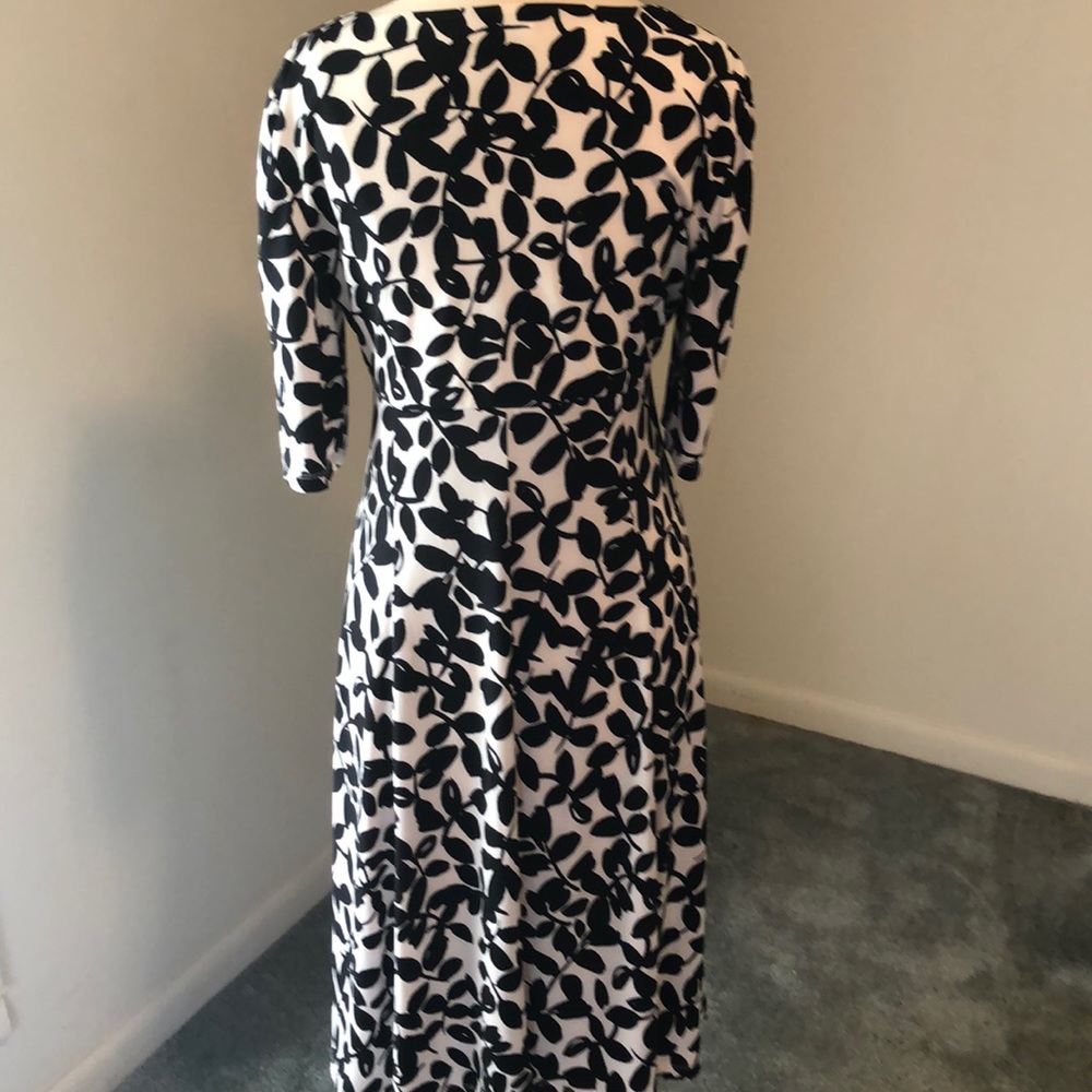 Black & white leaf print dress - Picture 4 of 5